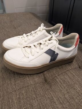 White Canvas Low-Top Sneakers with Gray Chevron and Red Heel Accent